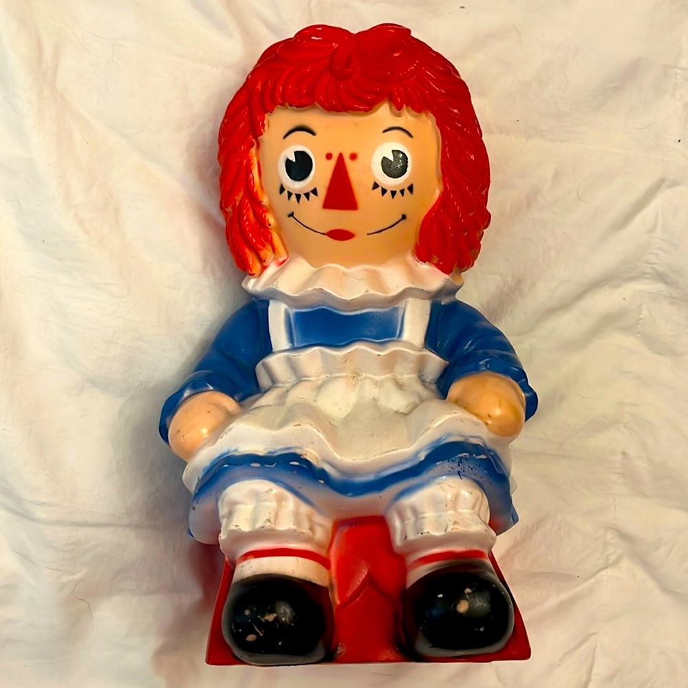 Raggedy Ann Plastic Bank w Stopper Vintage BOBBS MERRILL MY TOY CO. 1972  CUTE